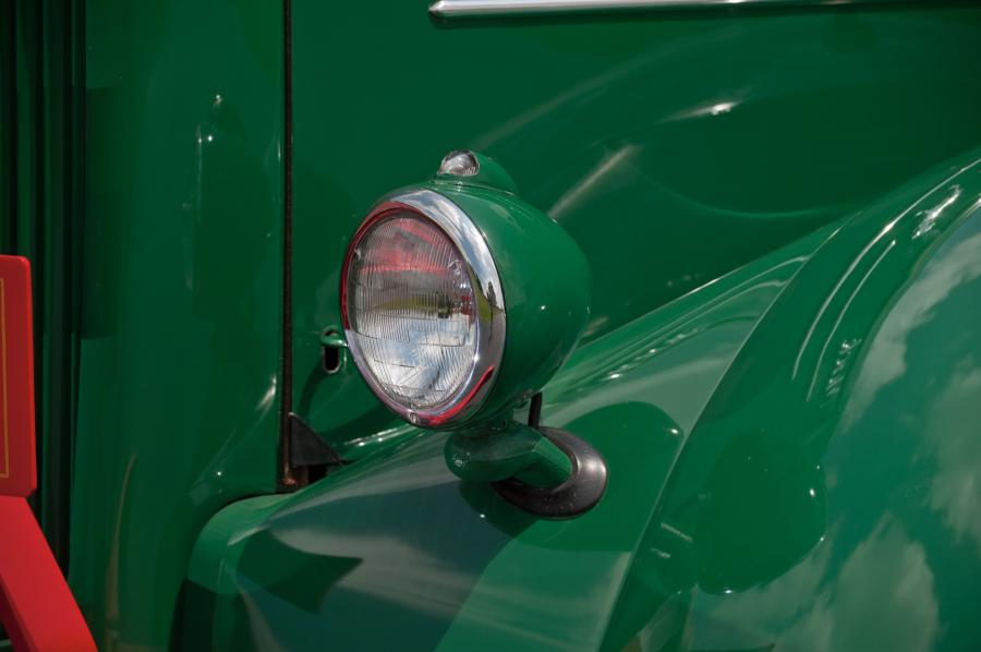 Детали экстерьера Mack Series L Single Axle Truck 1949 года  (фото 19 из 21)